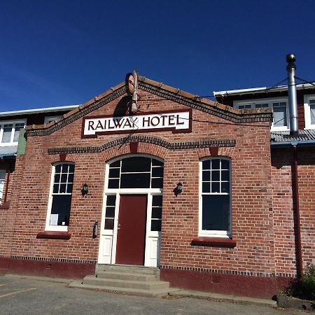Mossburn Railway Hotel ภายนอก รูปภาพ
