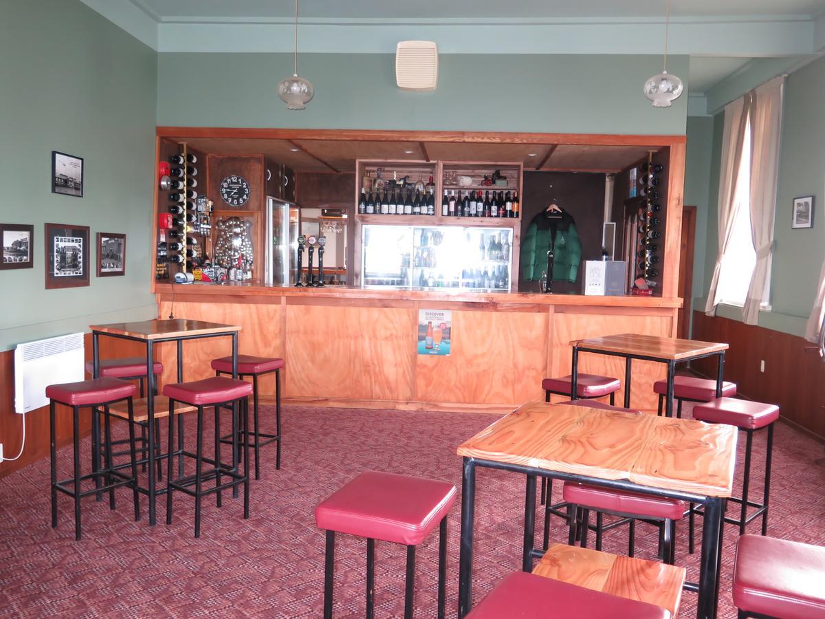 Mossburn Railway Hotel ภายนอก รูปภาพ