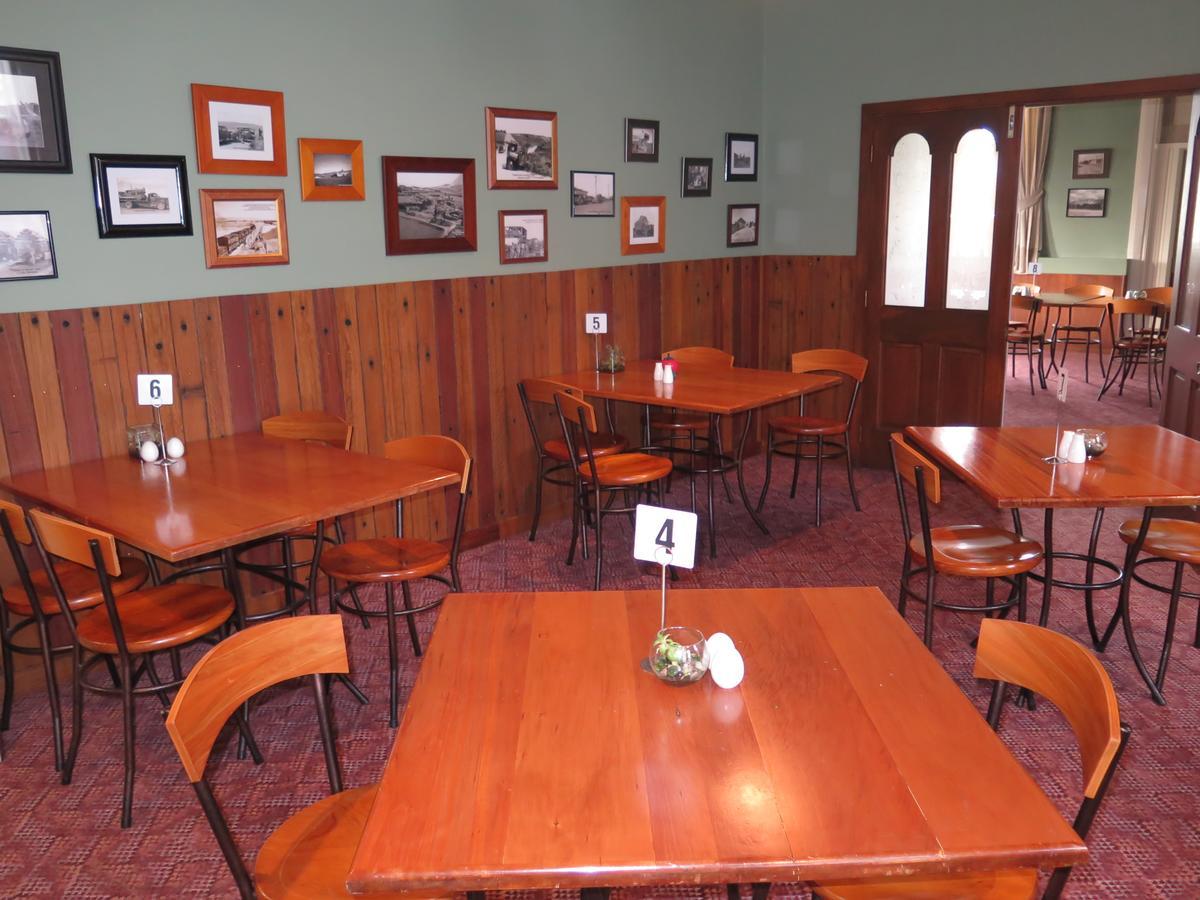 Mossburn Railway Hotel ภายนอก รูปภาพ