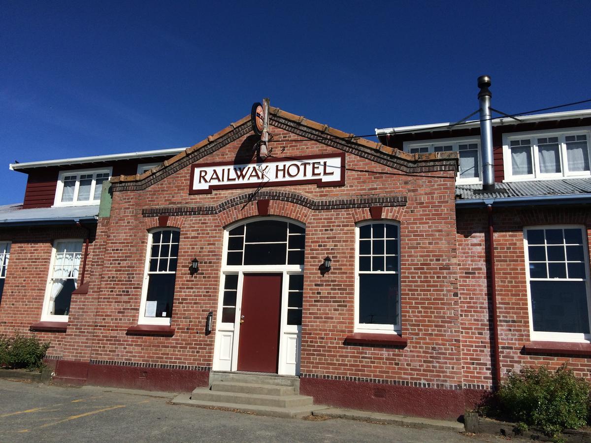 Mossburn Railway Hotel ภายนอก รูปภาพ